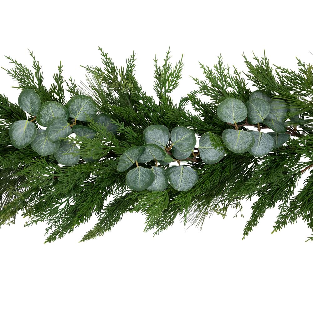 6' Eucalyptus and Mixed Pine Artificial Christmas Garland. Picture 4