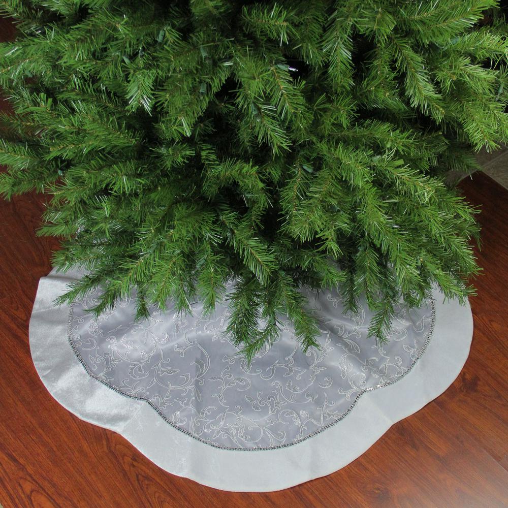 48" Silver and White Floral Trimmed Christmas Tree Skirt. Picture 2