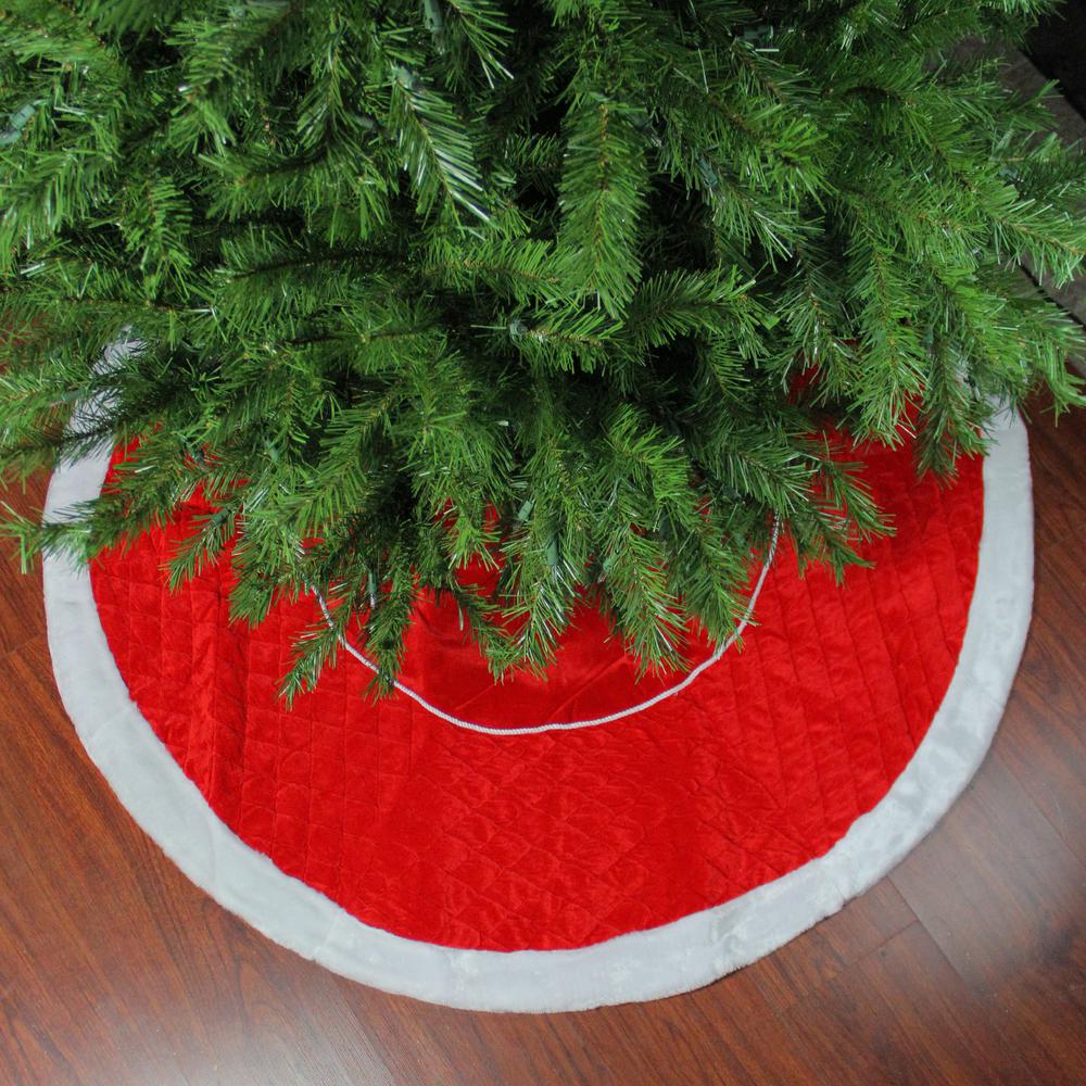 48" Red and White Quilted Faux Fur Border Christmas Tree Skirt. Picture 3