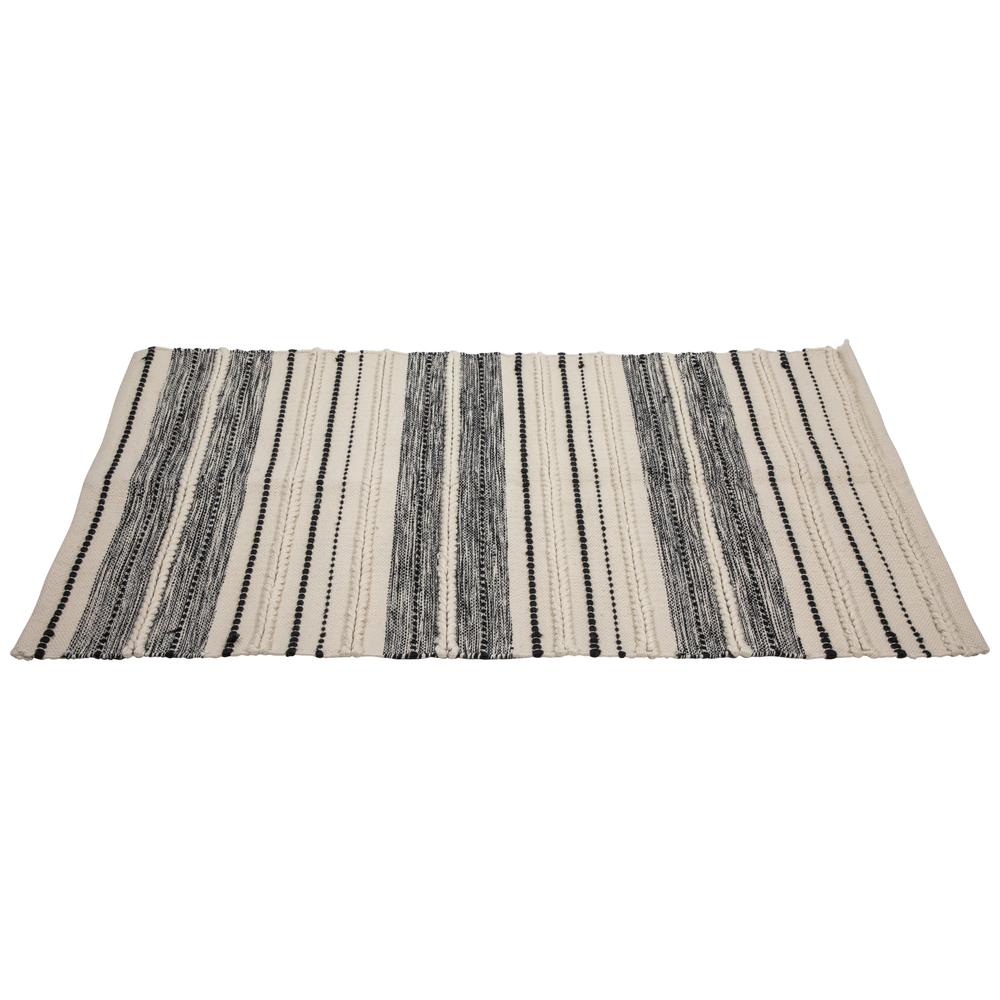 3.5' x 2.25' Cream and Black Twisted Textured Handloom Woven Outdoor Throw Rug. Picture 4