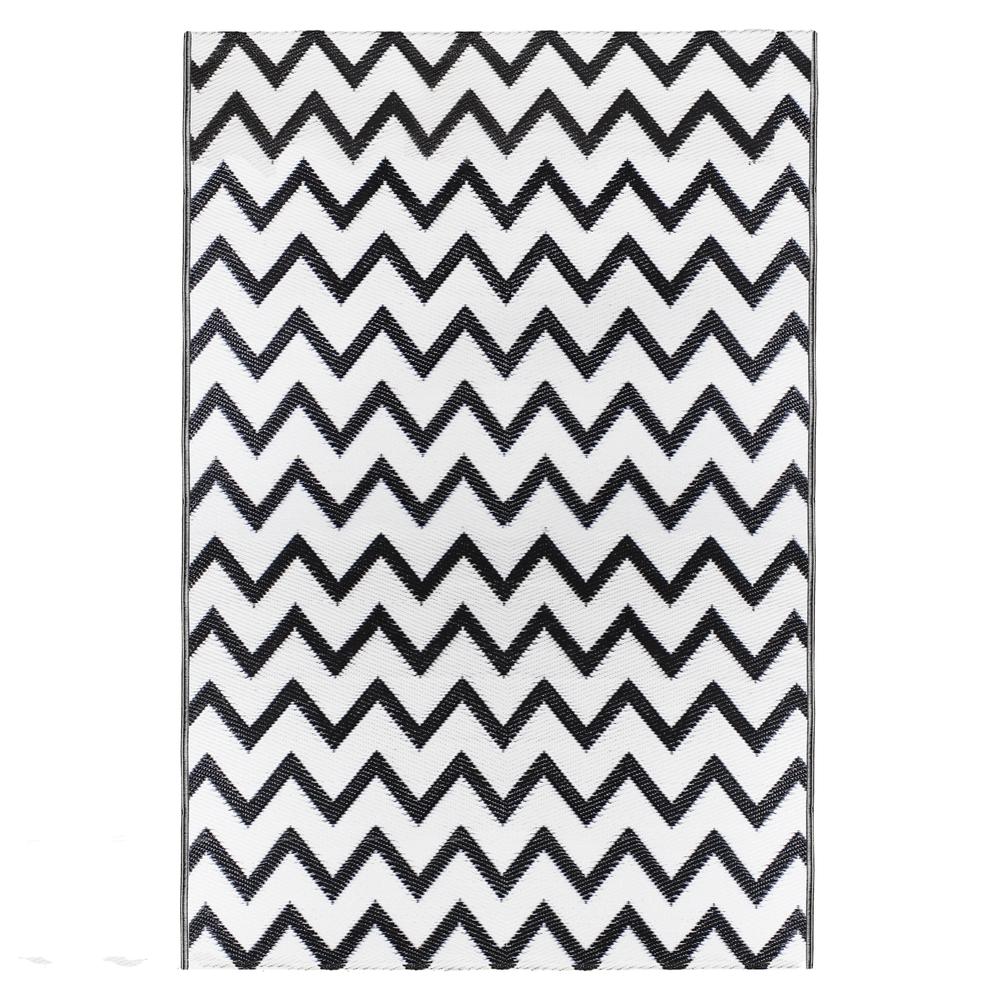 4' x 6' Black and White Chevron Rectangular Outdoor Area Rug. Picture 1