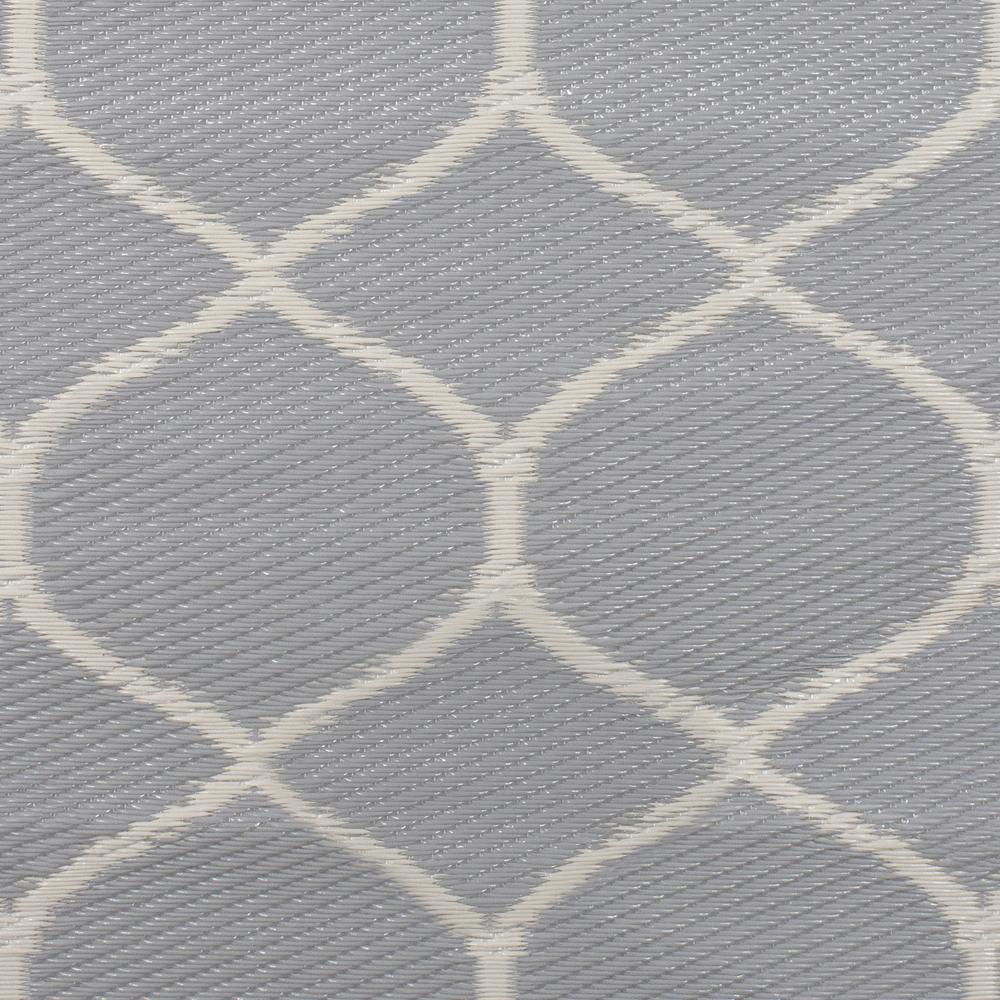 4' x 6' Gray and Beige Honeycomb Pattern Rectangular Outdoor Area Rug. Picture 4