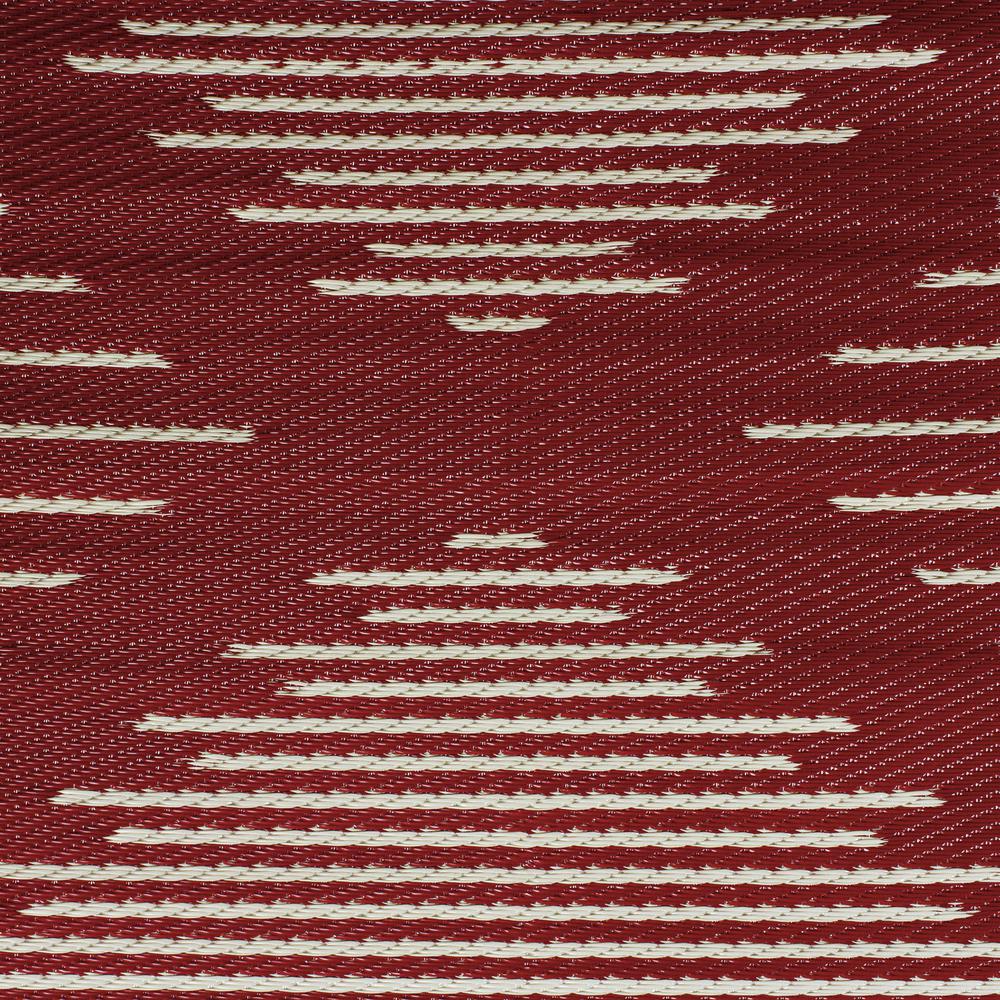4' x 6' Red and Beige Tribal Pattern Rectangular Outdoor Area Rug. Picture 4