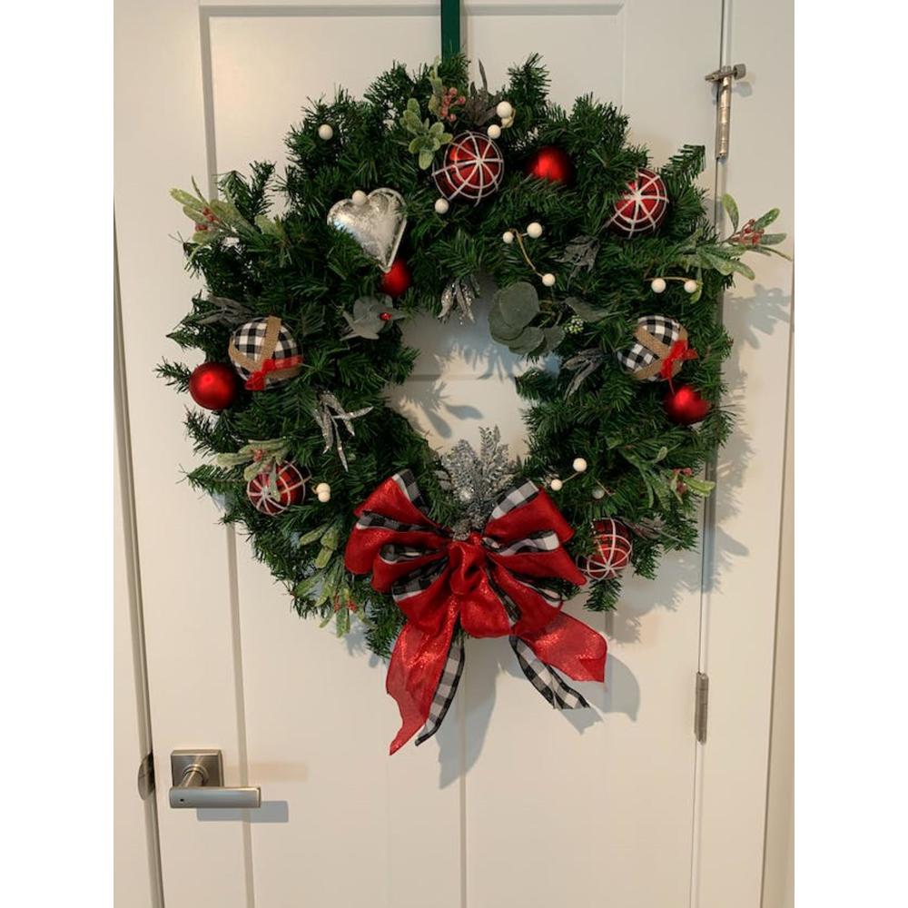 Canadian Pine Artificial Christmas Wreath  48-Inch  Unlit. Picture 7