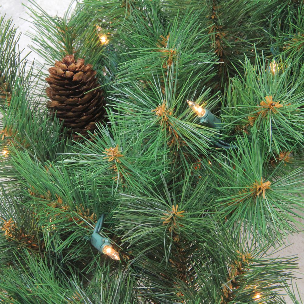 48" Pre-Lit Royal Oregon Pine Artificial Christmas Wreath - Clear Lights. Picture 3