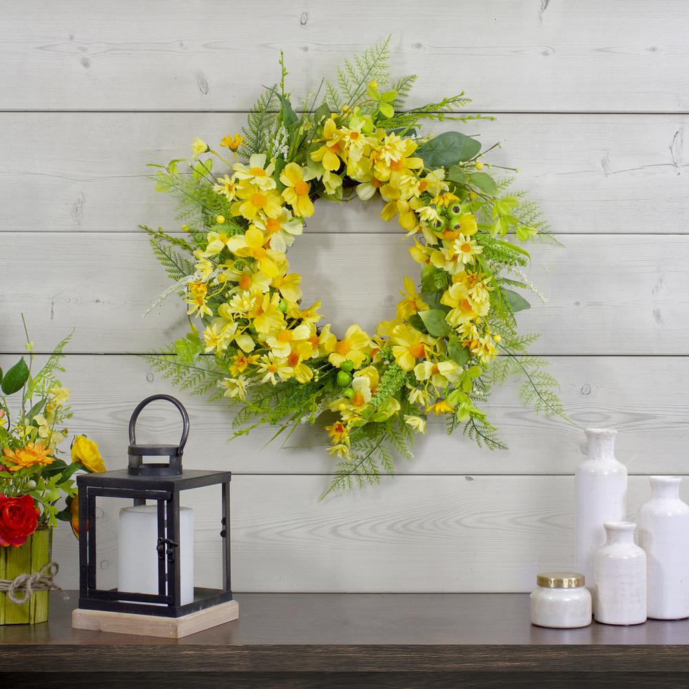 Daisy and Berry Floral Spring Wreath, Yellow and Green 23". Picture 2