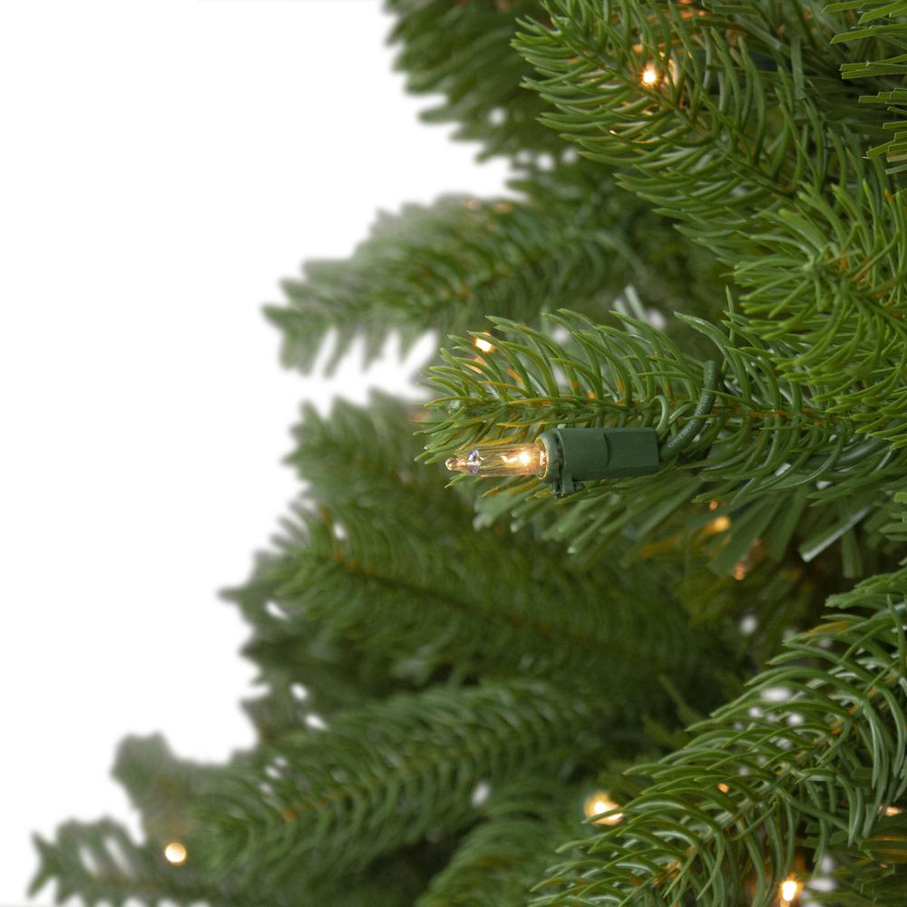 7.5' Pre-Lit Palisades Fir Artificial Christmas Tree - Clear Lights. Picture 2