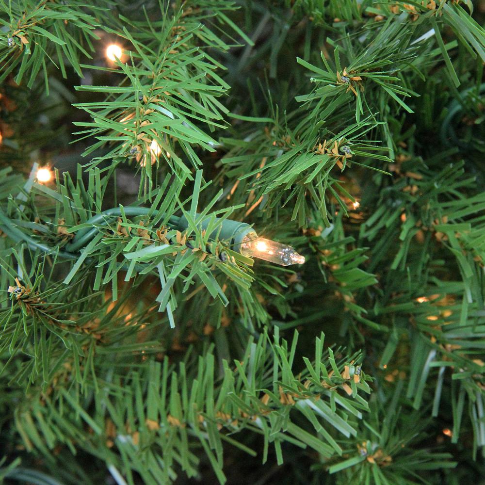6.5' Pre-Lit Full Artificial Northern Pine Christmas Tree - Clear Lights. Picture 3