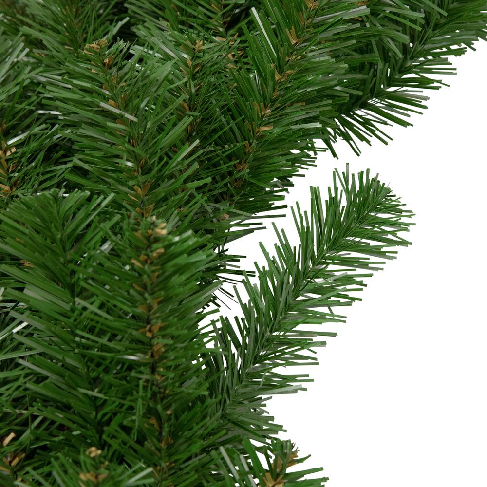 Deluxe Dorchester Pine Artificial Christmas Wreath  36-Inch  Unlit. Picture 2