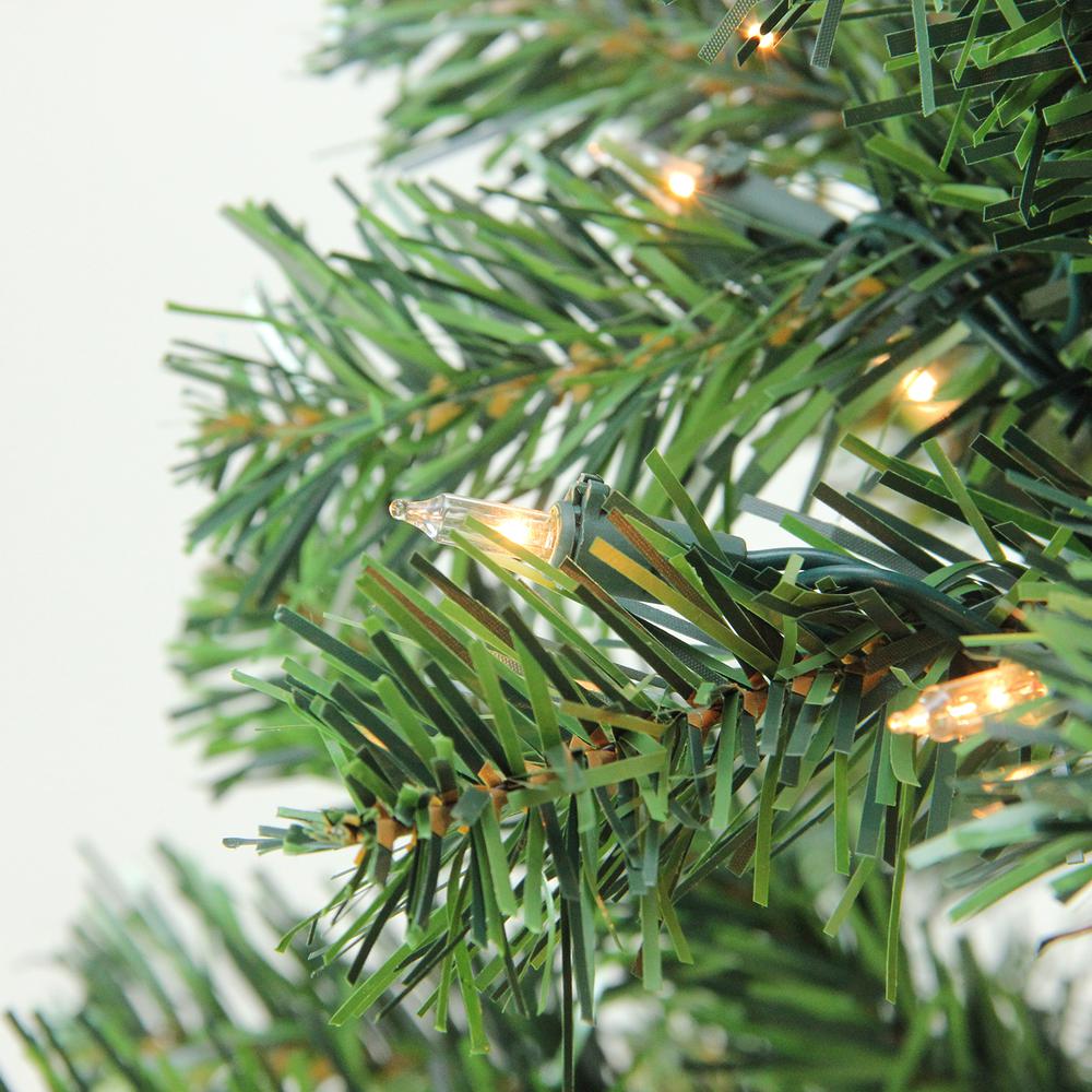 6.5' Pre-Lit Medium Niagara Pine Artificial Christmas Tree - Clear Lights. Picture 2
