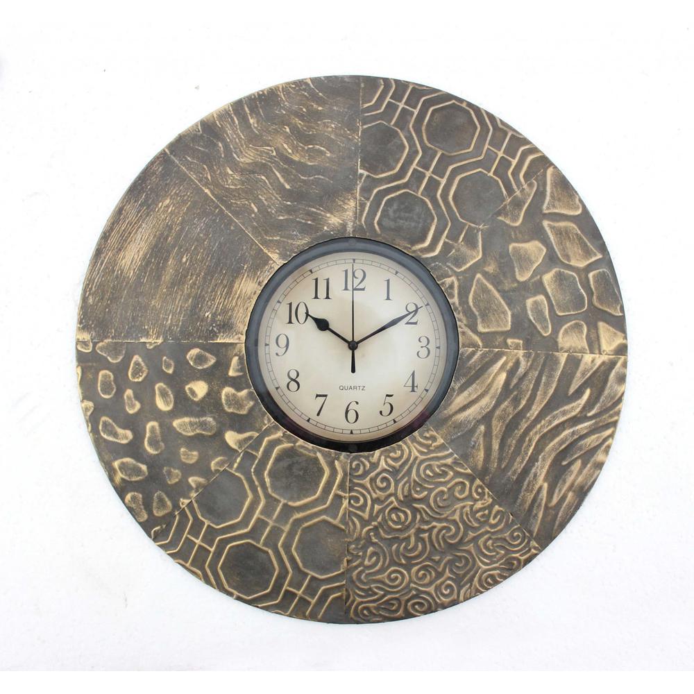 1.75" X 20.5" X 20.5" Vintage Round Metal Wall Clock - 274509. Picture 1