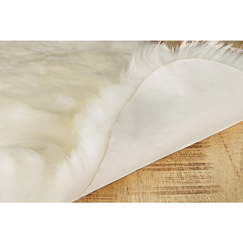 2' x 3'  Natural New Zealand Sheepskin Wool Area Rug in White - 293188. Picture 6