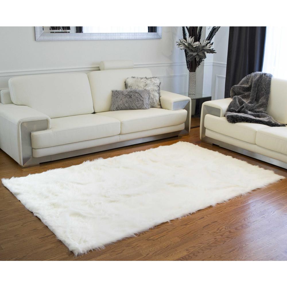 5' x 8' Off White Faux Fur Rectangular Area Rug - 294255. Picture 3
