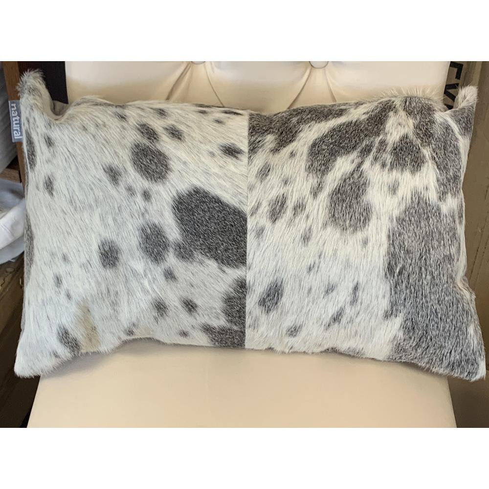 Set of 2 Gray And White Natural Cowhide Pillows - 317132. Picture 2
