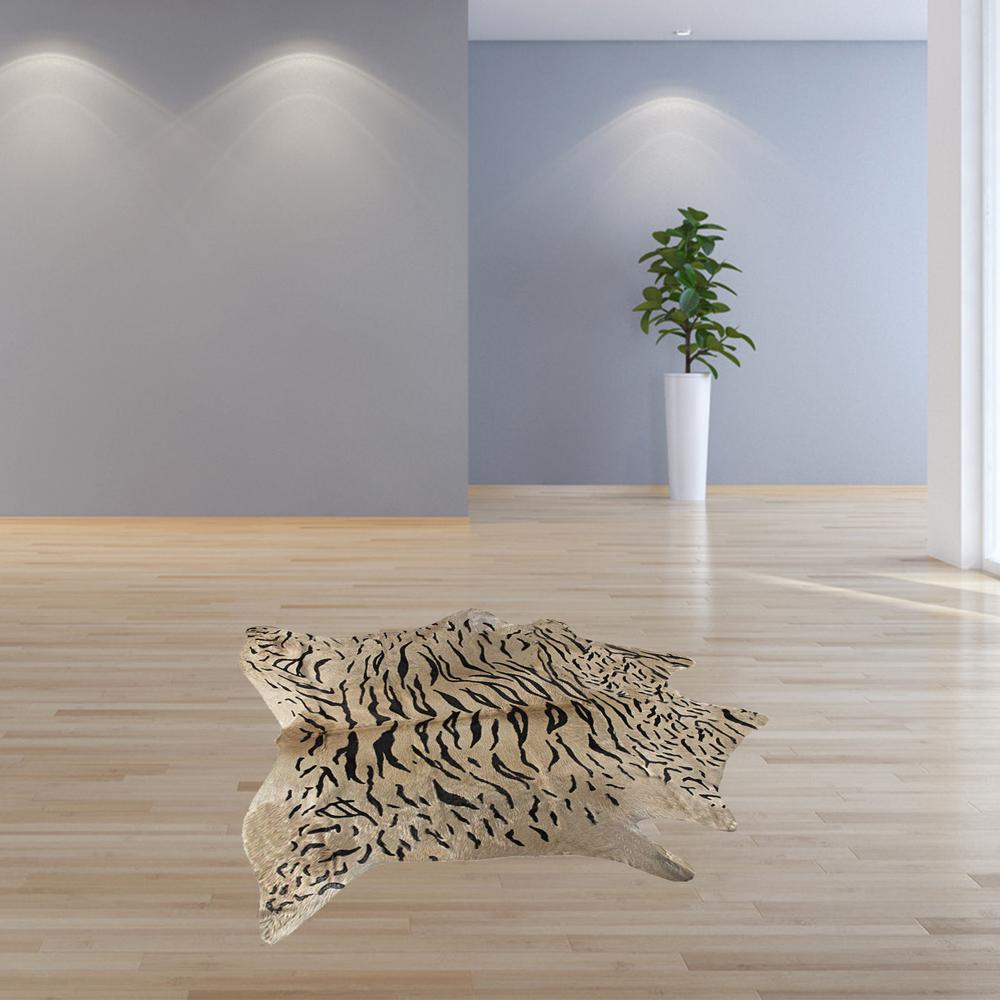 72" x 84" Tiger Black on Natural Cowhide  Rug - 332285. Picture 3