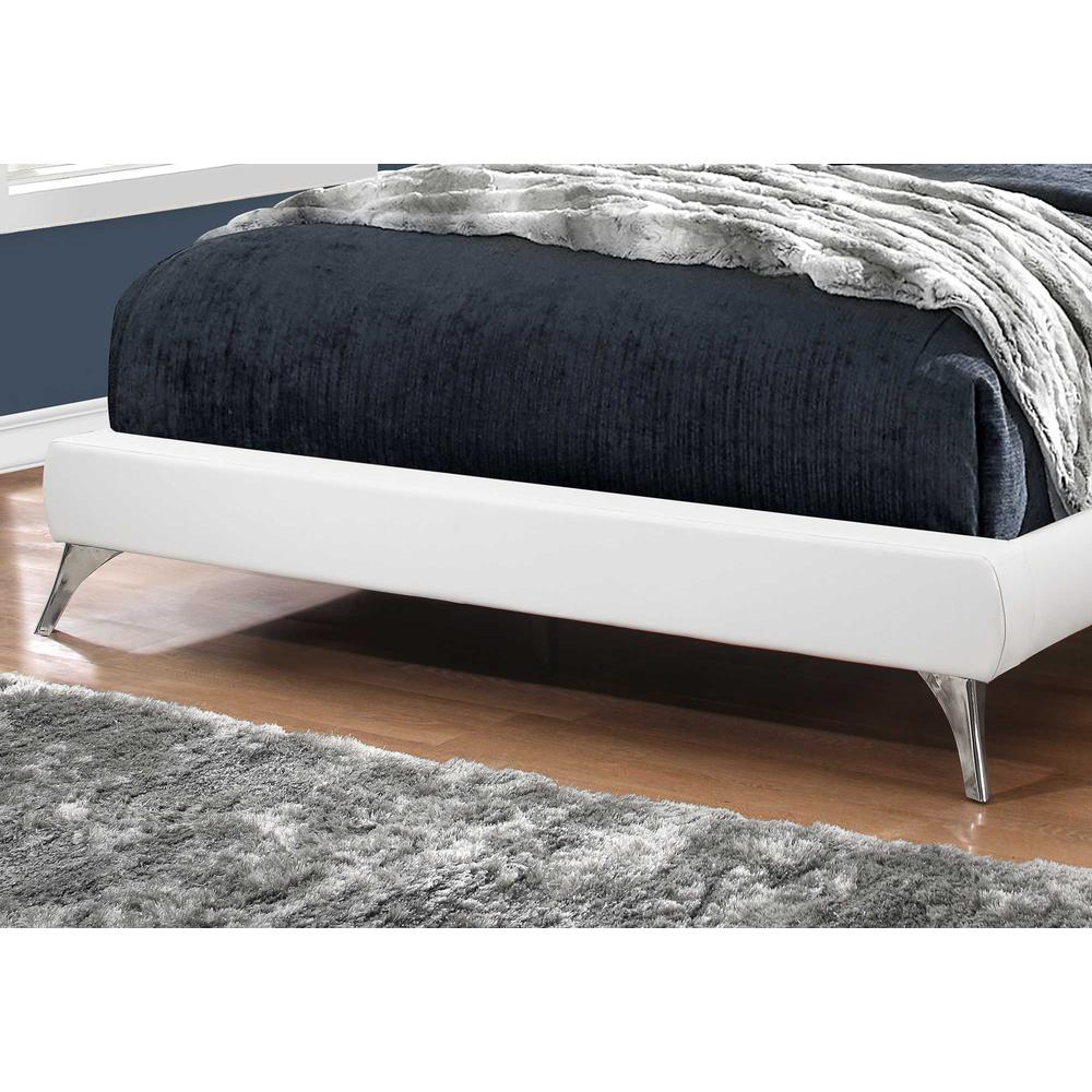 70.25" x 87.25" x 47.25" White Foam Solid Wood Leather Look Queen Size Bed - 333314. Picture 2