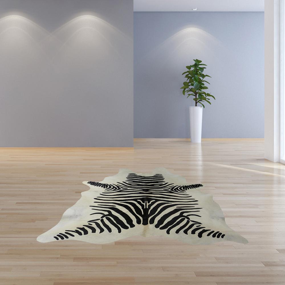 6 Ft Black and White Stenciled Cowhide Rug - 334430. Picture 4