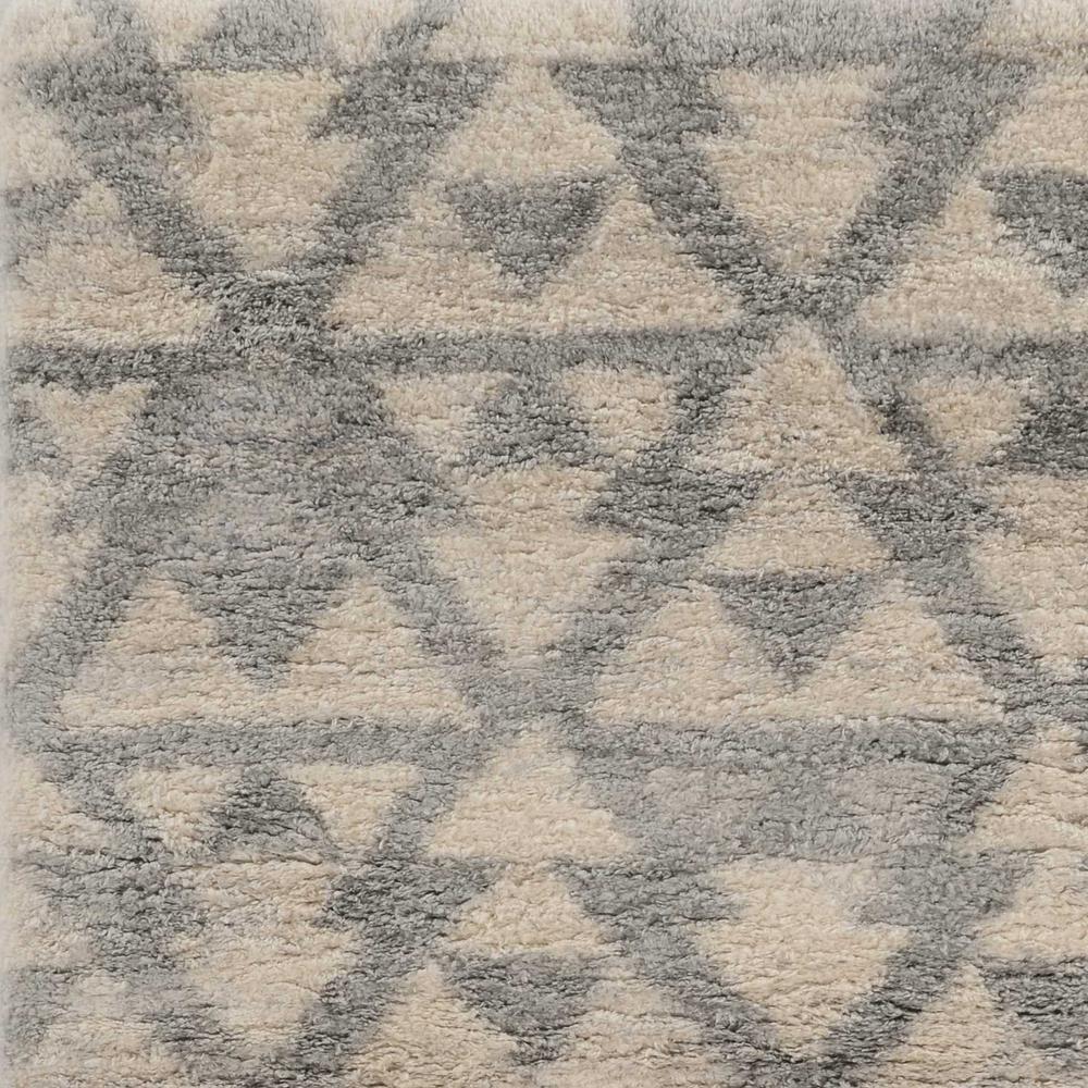 5' x 8' Ivory or Grey Geometric Triangle Indoor Area Rug - 352489. Picture 3