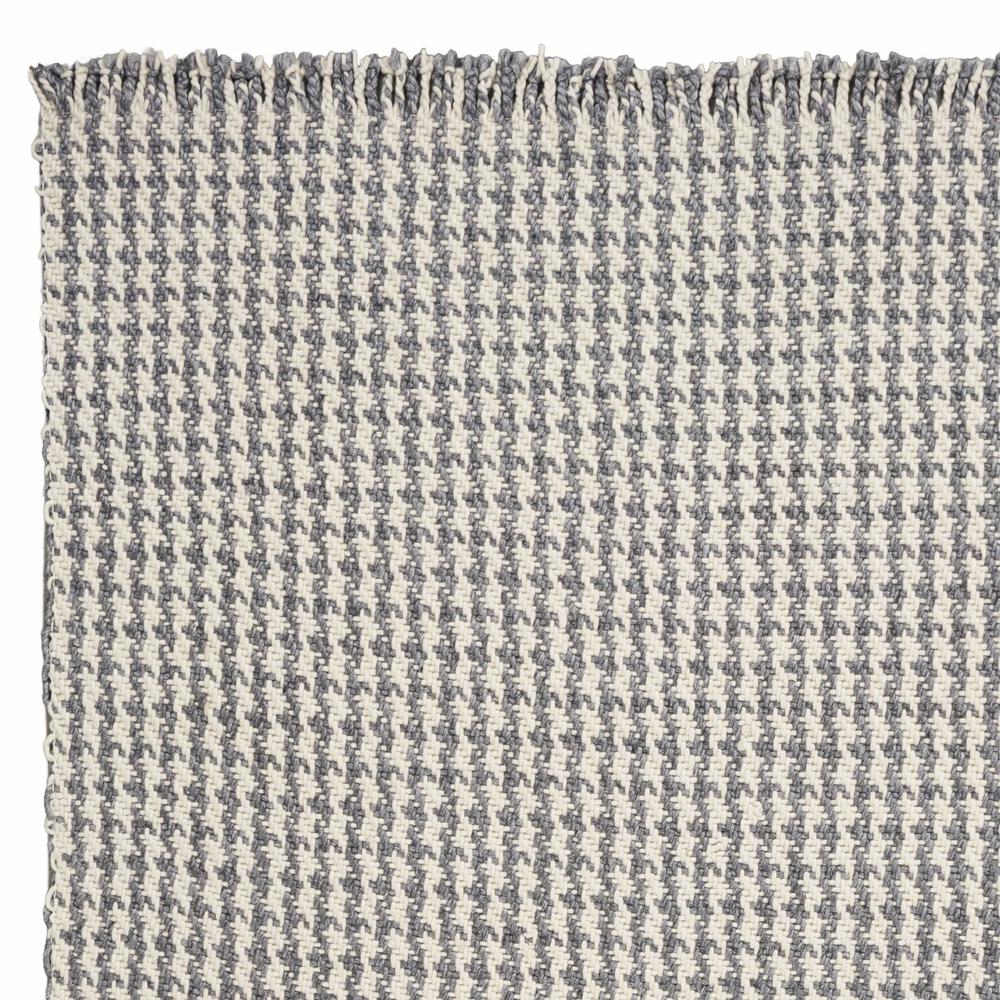 5' x 8' Ivory or Grey Plaid Knitted Wool Indoor Area Rug with Fringe - 353055. Picture 3