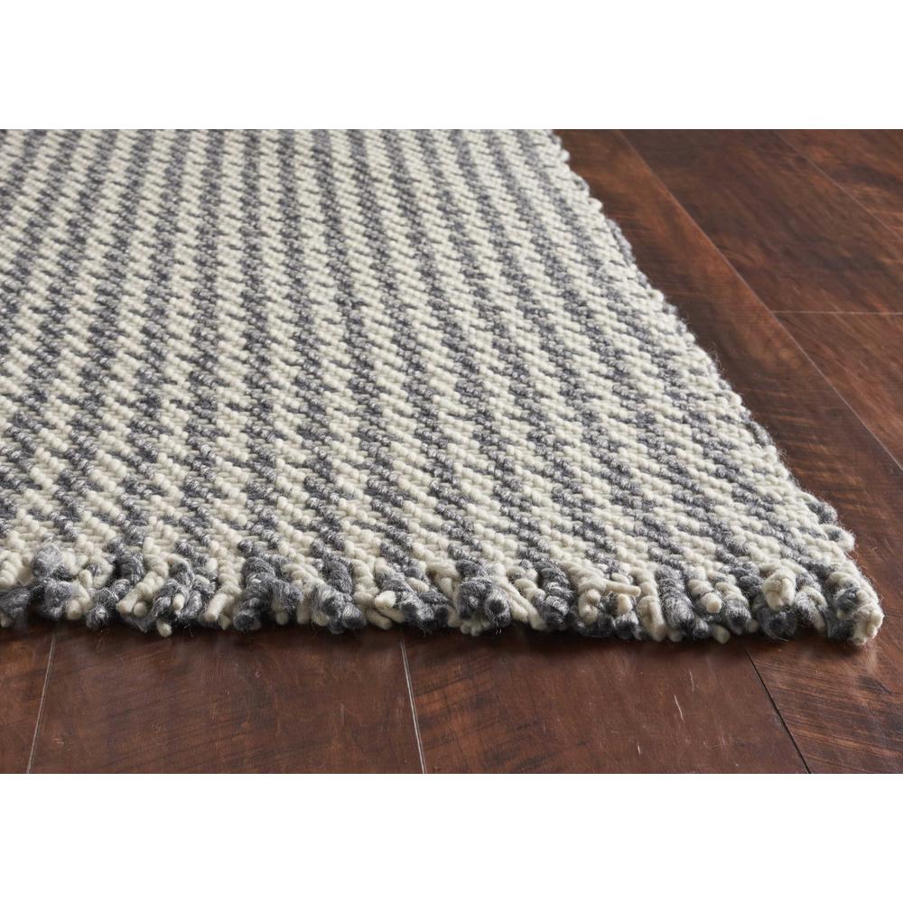 5' x 8' Ivory or Grey Plaid Knitted Wool Indoor Area Rug with Fringe - 353055. Picture 6