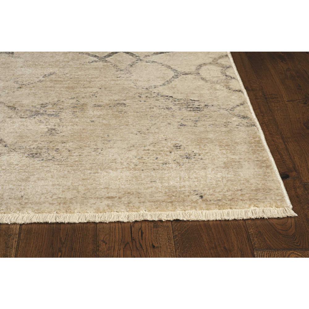 8' Sand Beige Hand Hooked Oversized Floral Round Indoor Area Rug - 353078. Picture 2