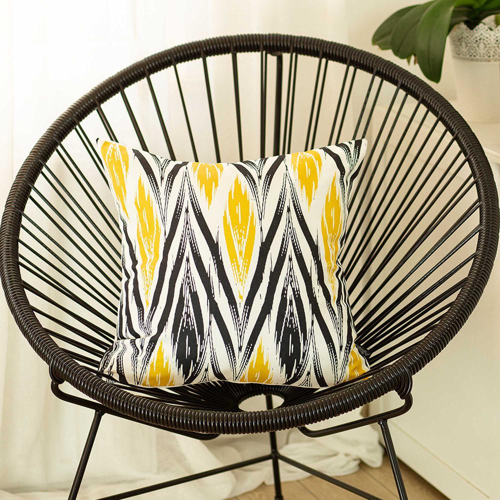 Black and  Yellow Zig Zag Decorative Throw Pillow Cover - 355296. Picture 1