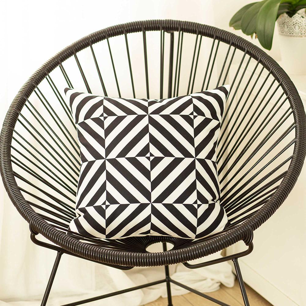 Black and White Geometric Diagram Decorative Throw Pillow Cover - 355471. Picture 3