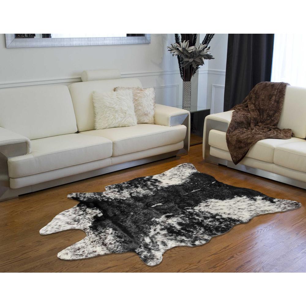 0.8" x 90" x 63" Acrylic Plush, Polyester S&P Black White Rug - 358152. Picture 3