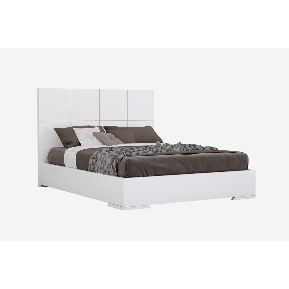 63" X 84" X 48" Gray Queen Bed - 370605. Picture 1