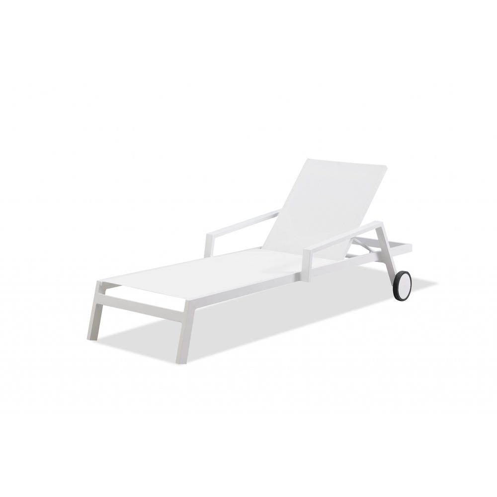Set of 2 White Modern Aluminum Chaise Lounges - 372060. Picture 1