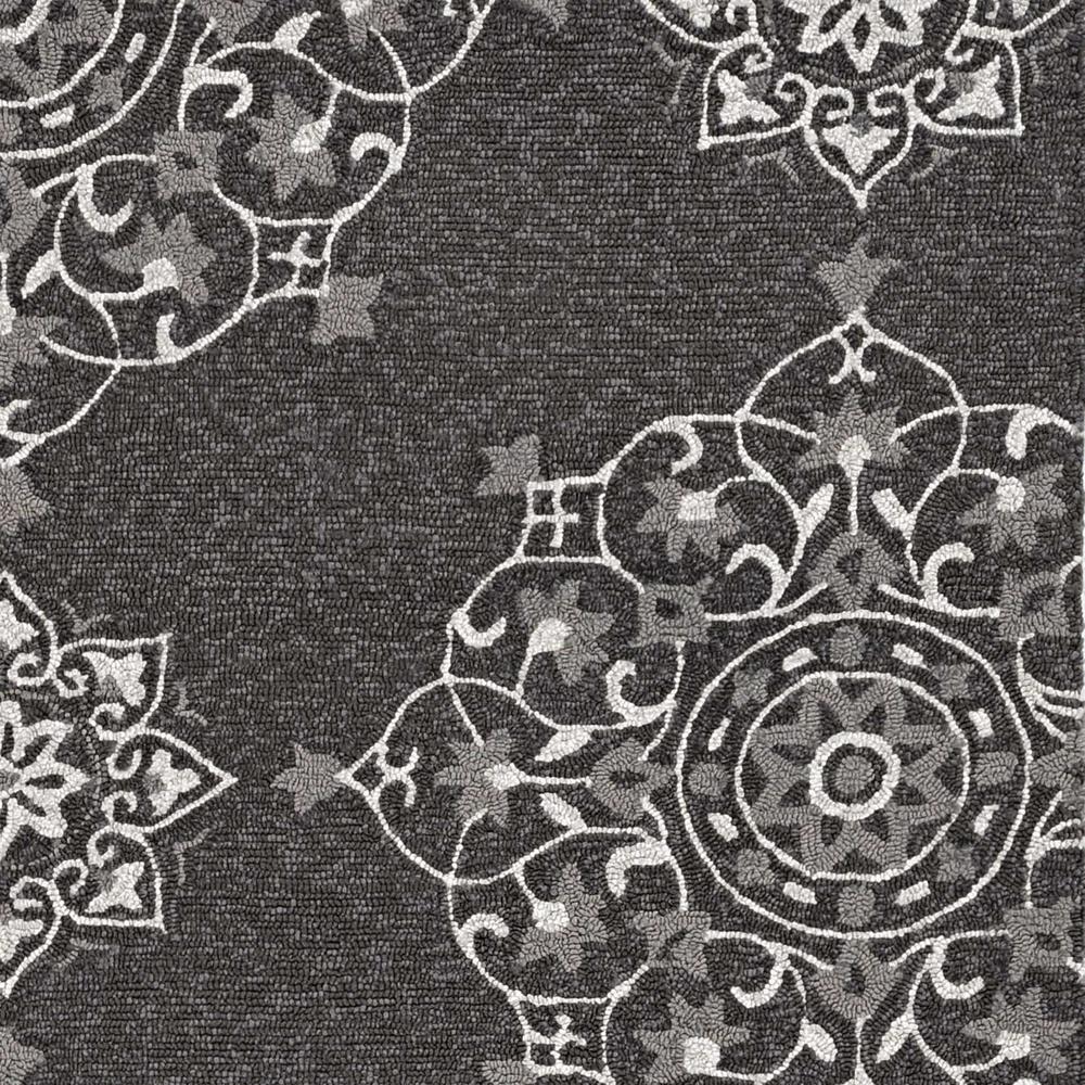 5'x8' Charcoal Grey Hand Woven UV Treated Floral Disk Indoor Outdoor Area Rug - 374704. Picture 2