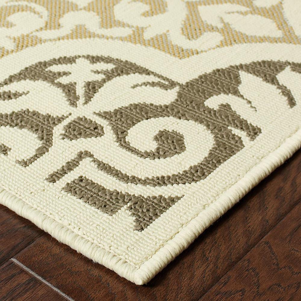 3' x 5' Ivory Grey Floral Medallion Indoor Outdoor Area Rug - 384190. Picture 2
