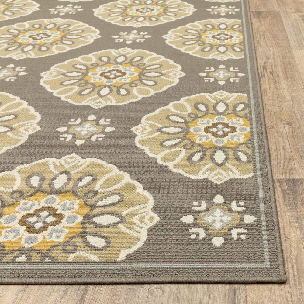 6' x 9' Grey Gold Floral Medallion Discs Indoor Outdoor Area Rug - 384201. Picture 3