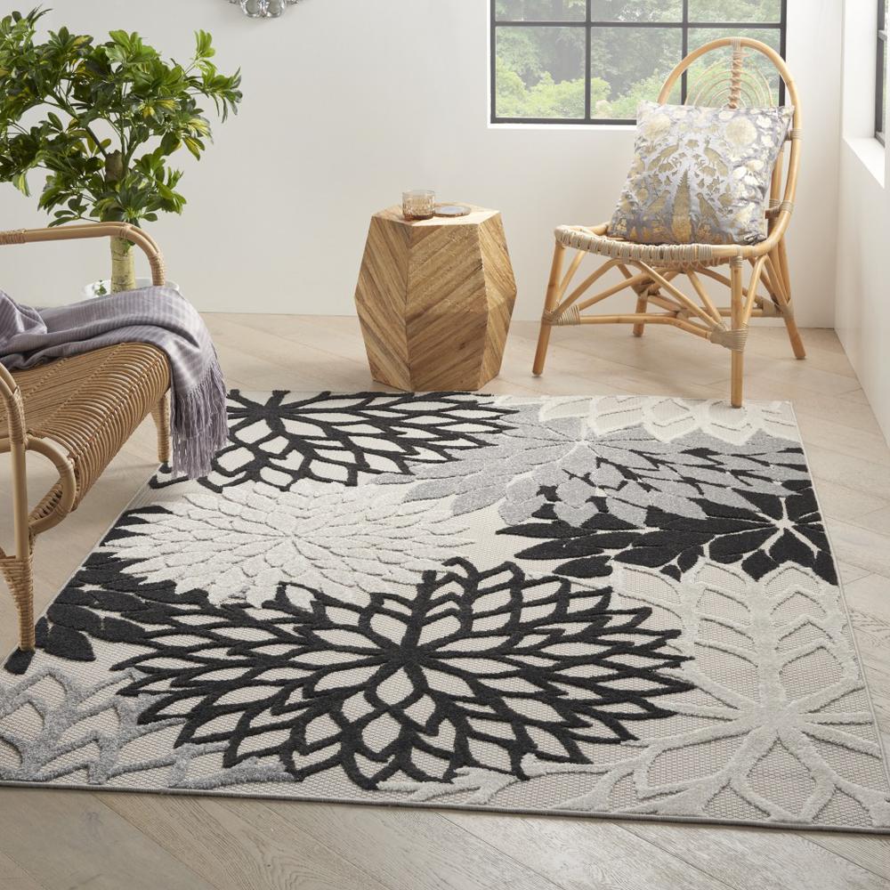 4’ x 6’ Black Gray White Indoor Outdoor Area Rug - 384597. Picture 4