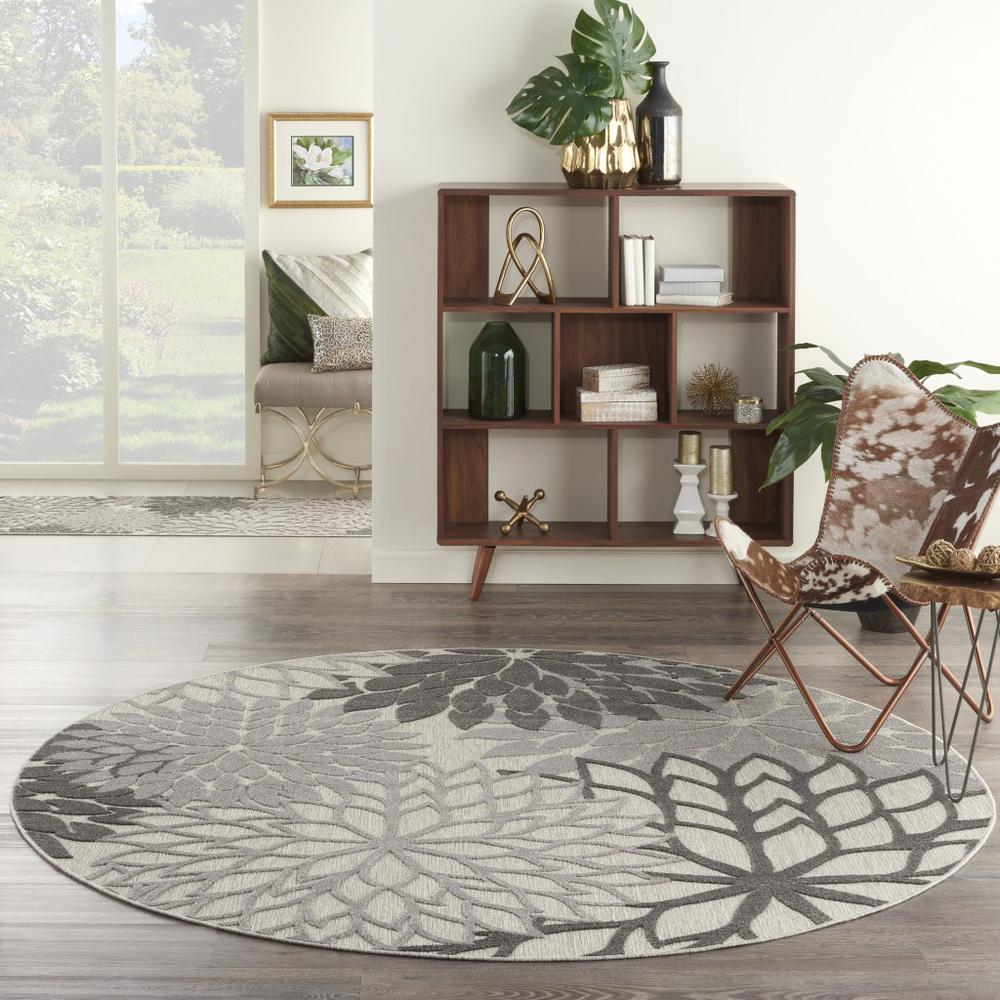 8’ Round Silver and Gray Indoor Outdoor Area Rug - 384710. Picture 4