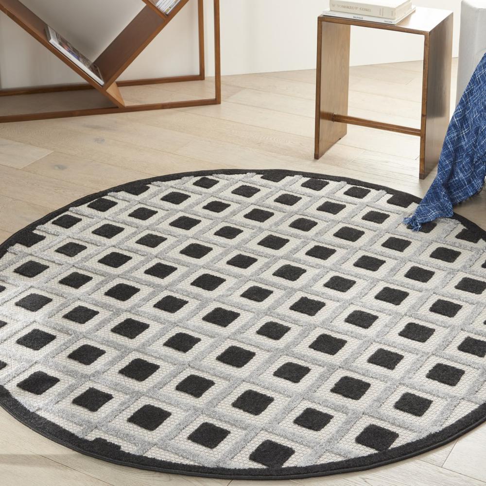 4’ Round Black White Gray Indoor Outdoor Area Rug - 385135. Picture 2