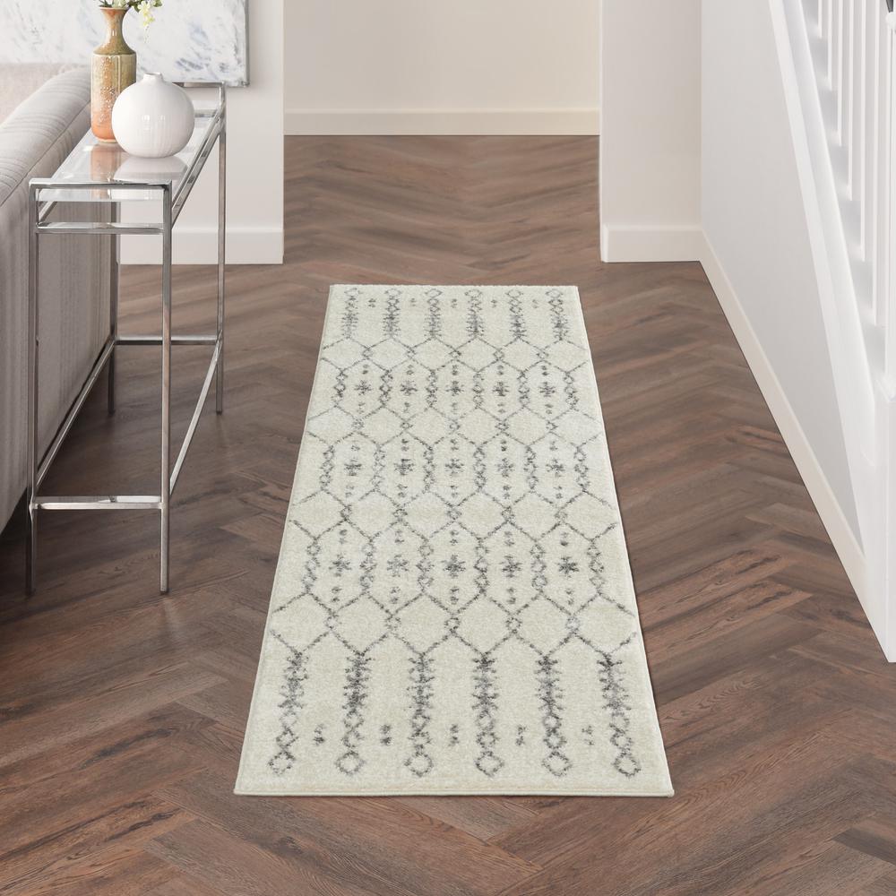 2’ x 8’ Ivory and Gray Geometric Runner Rug - 385753. Picture 4