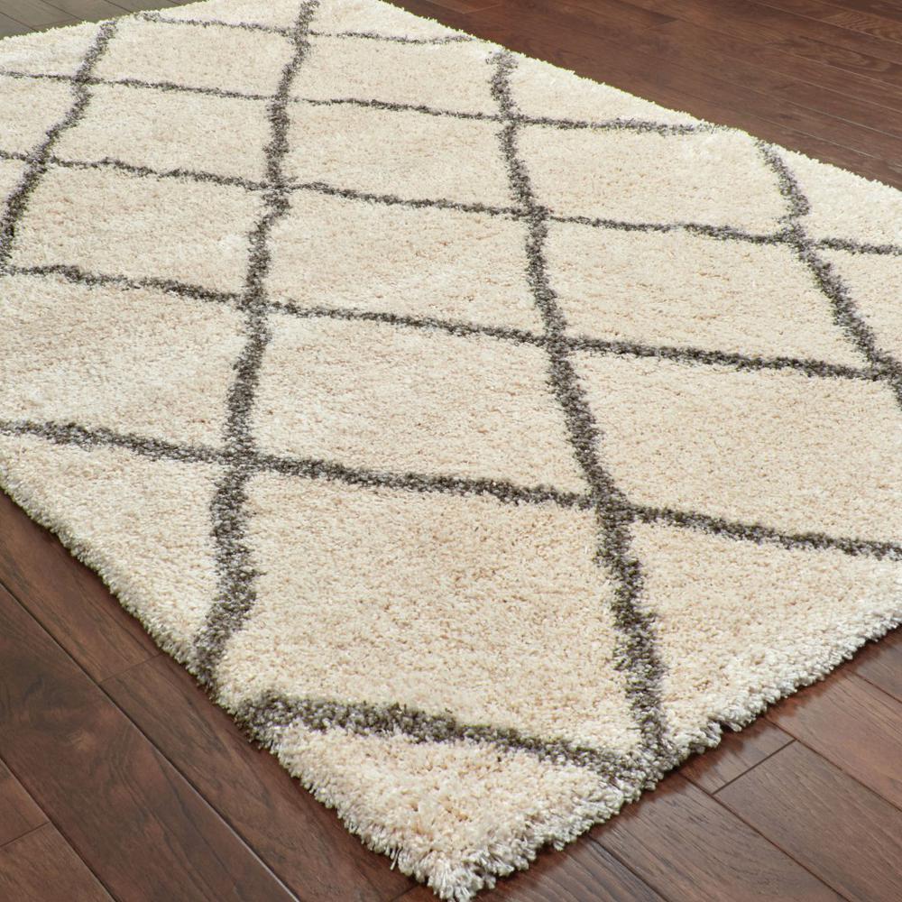 2’ x 3’ Ivory and Gray Geometric Lattice Scatter Rug - 387919. Picture 3