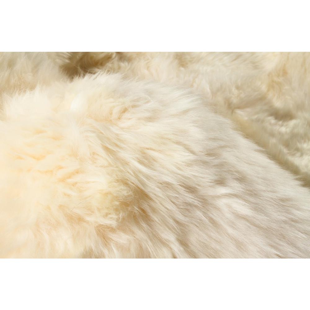 3' x 5' Golden Natural Sheepskin Area Rug GOLD. Picture 2