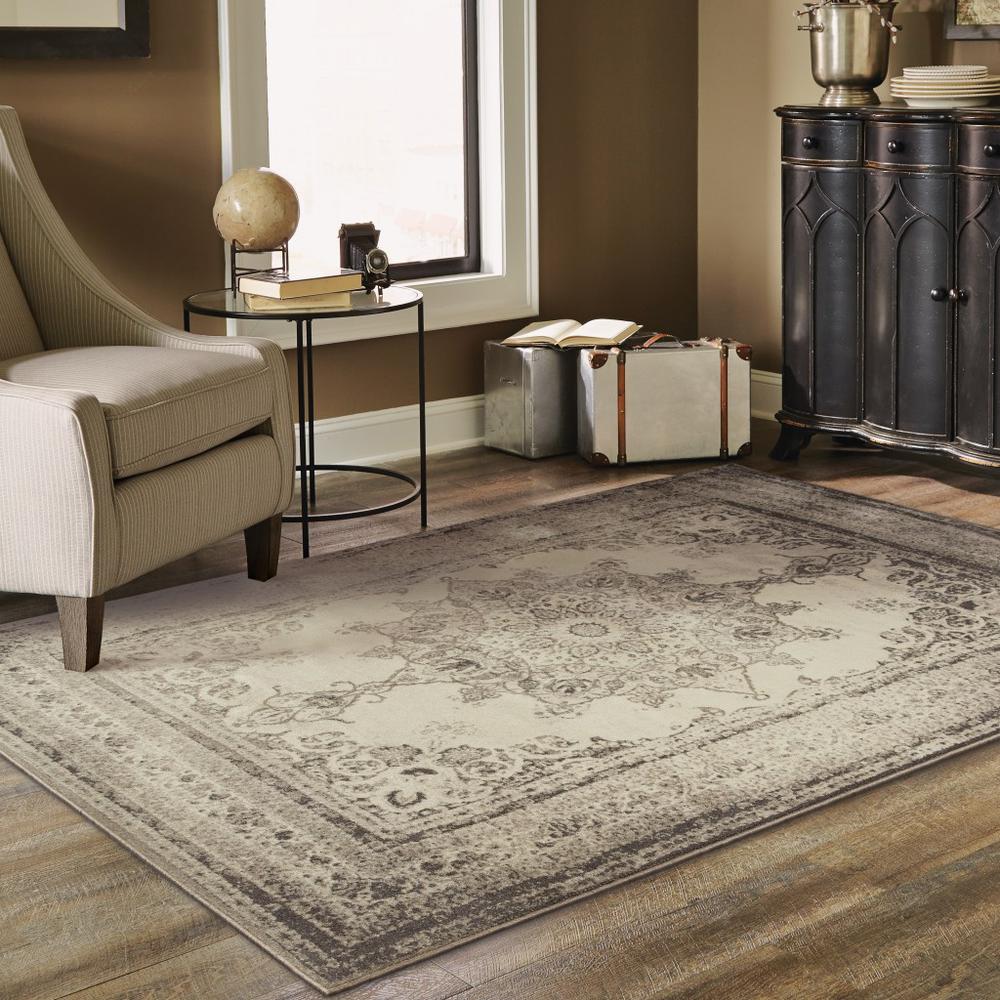 4’x6’ Ivory and Gray Pale Medallion Area Rug - 388749. Picture 3