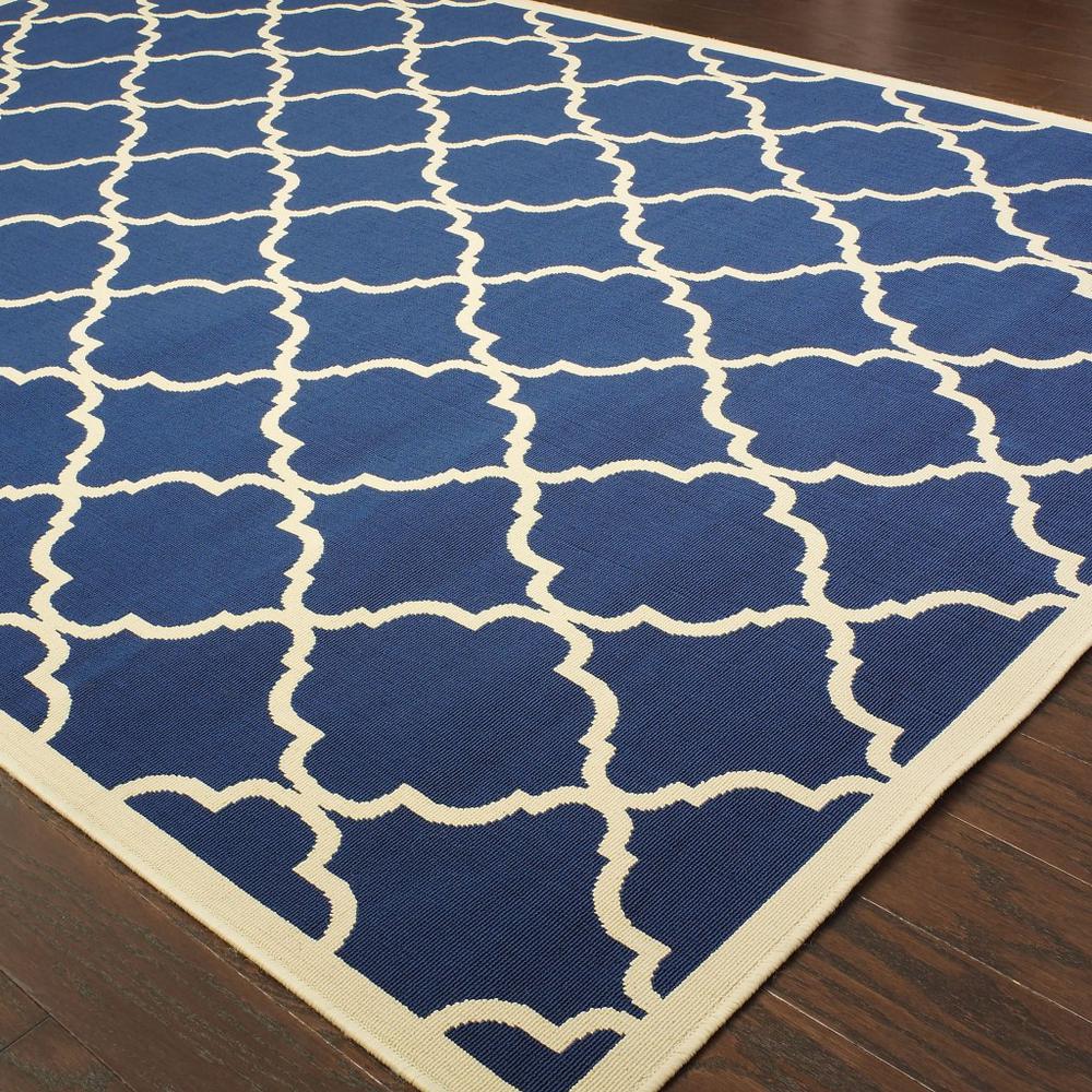 5’x8’ Blue and Ivory Trellis Indoor Outdoor Area Rug - 388783. Picture 3