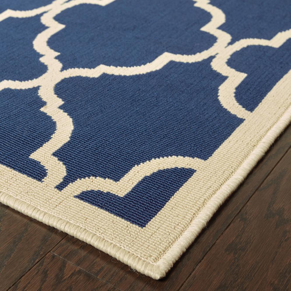 8’ Round Blue and Ivory Trellis Indoor Outdoor Area Rug - 388786. Picture 2