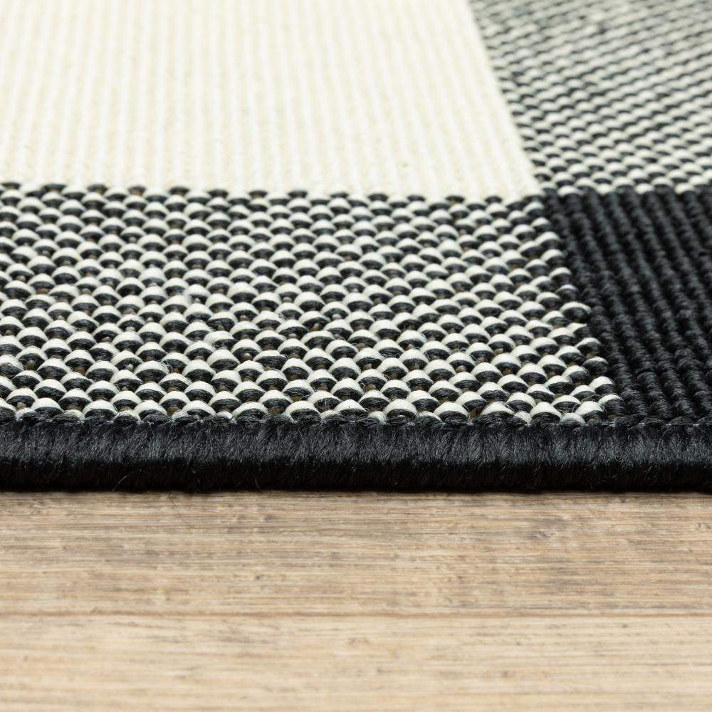 5’x8’ Black and Ivory Gingham Indoor Outdoor Area Rug - 389519. Picture 4