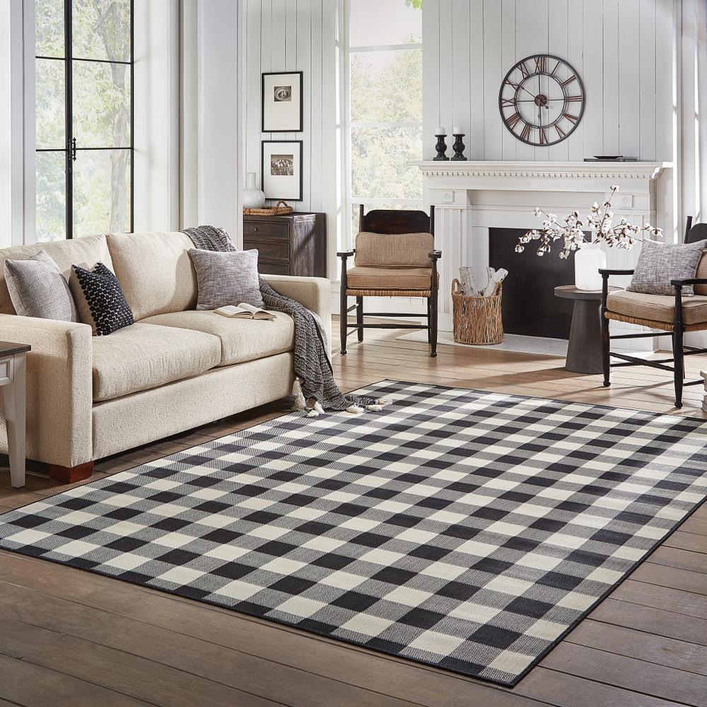 5’x8’ Black and Ivory Gingham Indoor Outdoor Area Rug - 389519. Picture 8