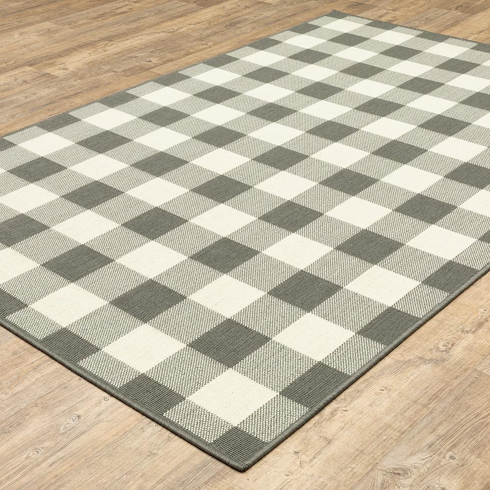 2’x8’ Gray and Ivory Gingham Indoor Outdoor Runner Rug - 389524. Picture 3