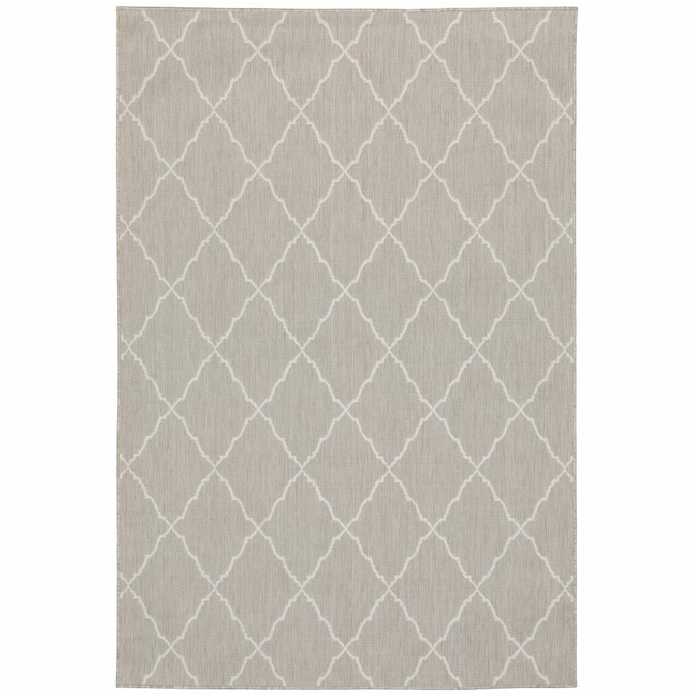 5’x7’ Gray and Ivory Trellis Indoor Outdoor Area Rug - 389549. Picture 1