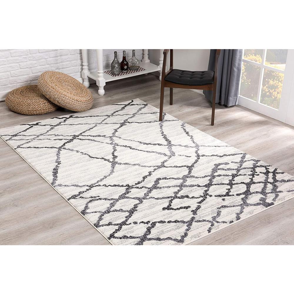 4’ x 6’ Gray and Black Modern Abstract Area Rug White Grey. Picture 3