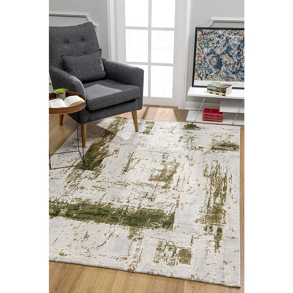 5’ x 8’ Green and Ivory Distressed Area Rug Green. Picture 1
