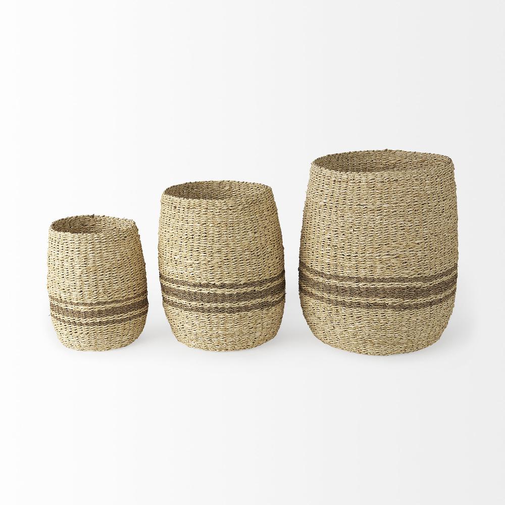 Set of Three Detailed Wicker Storage Baskets. Picture 2