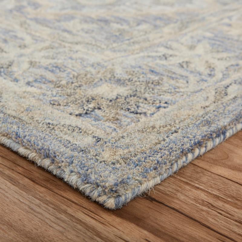 8’ x 10’ Blue and Tan Traditional Area Rug Blue. Picture 3